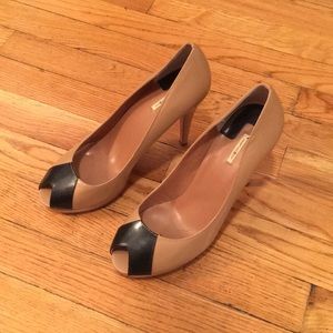 Fine leather max studio retro peep toe heels